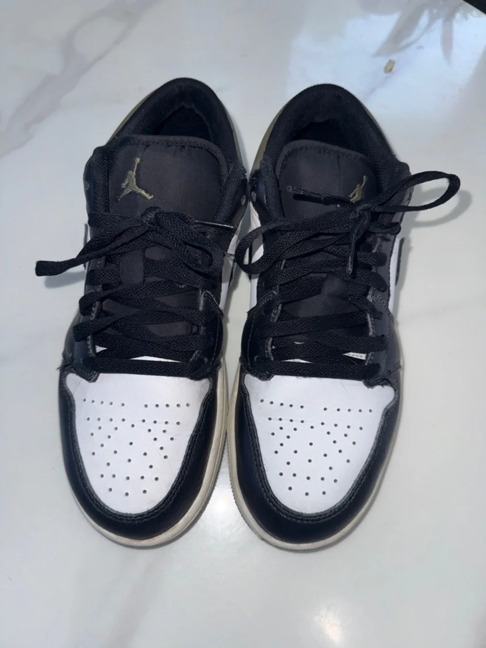 Nike Low-Top Sneakers in White, Black & Olive